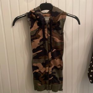 Veronica Beard Camo Dickey